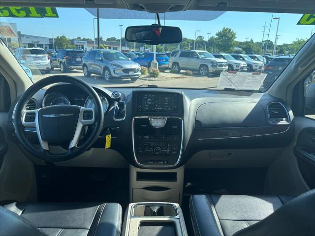 2015 Chrysler Town & Country Touring