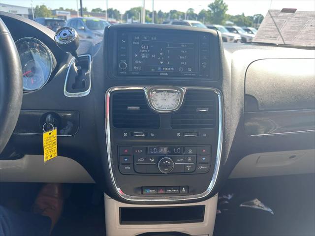 2015 Chrysler Town & Country Touring