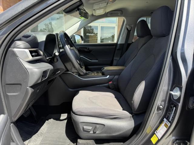 2021 Toyota Highlander LE