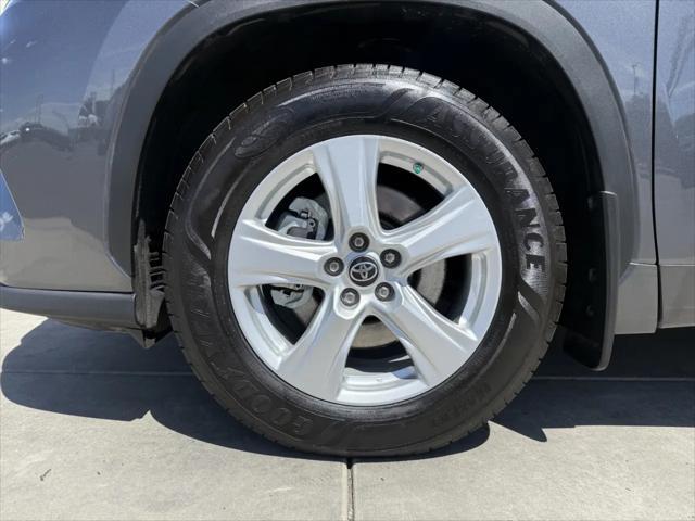2021 Toyota Highlander LE