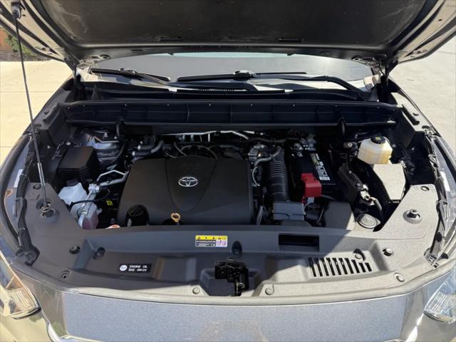 2021 Toyota Highlander LE