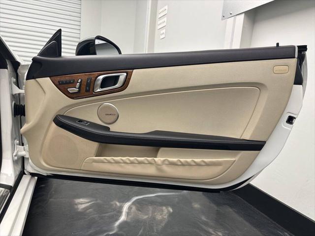 2018 Mercedes-Benz C-CLASS C 300 SLC 300 2dr Roadster