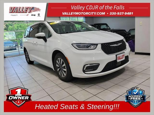 2023 Chrysler Pacifica Hybrid Touring L for sale in Cuyahoga Falls, OH