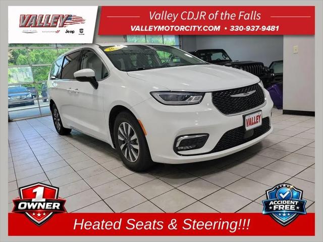 2023 Chrysler Pacifica Hybrid Touring L for sale in Cuyahoga Falls, OH