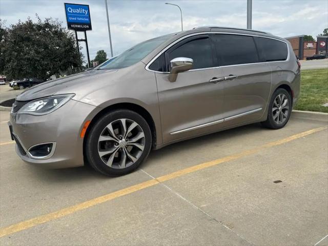 2017 Chrysler Pacifica Limited for sale in Tilton, IL