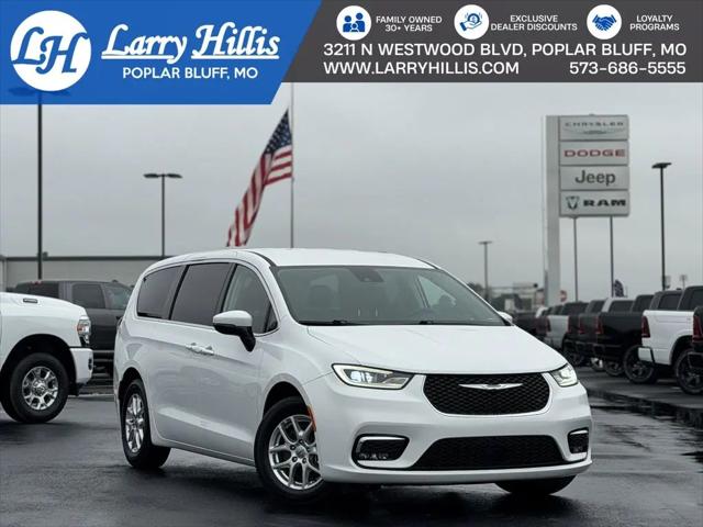 2023 Chrysler Pacifica Touring L for sale in Poplar Bluff, MO