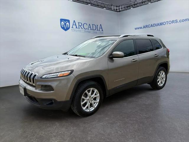 2018 Jeep Cherokee Latitude Plus 4x4 for sale in Arcadia, WI