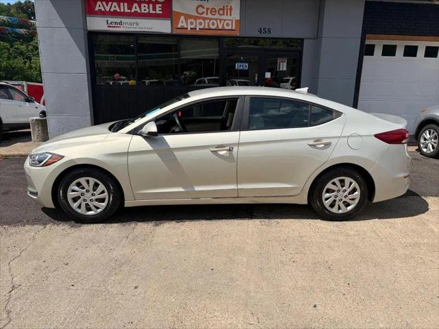 2017 Hyundai Elantra SE for sale in Marmet, WV