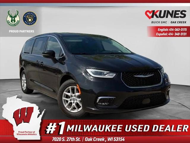 2023 Chrysler Pacifica Touring L for sale in Oak Creek, WI
