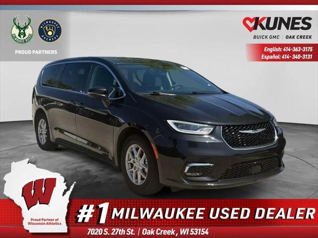 2023 Chrysler Pacifica Touring L for sale in Oak Creek, WI