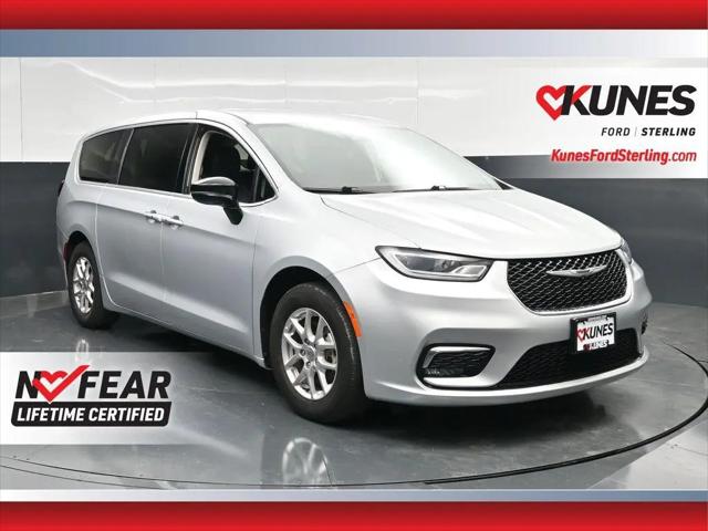 2024 Chrysler Pacifica Touring L for sale in Sterling, IL