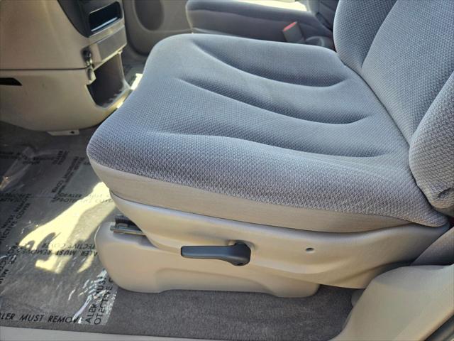 2003 Dodge Caravan SE