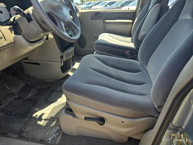 2003 Dodge Caravan SE