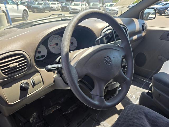 2003 Dodge Caravan SE