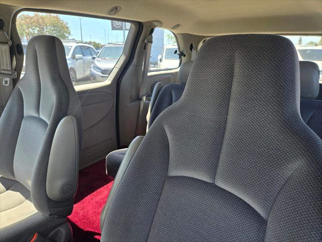 2003 Dodge Caravan SE
