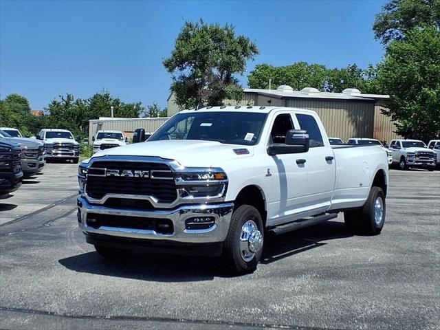 2026 RAM Ram 3500 RAM 3500 TRADESMAN CREW CAB 4X4 8 BOX