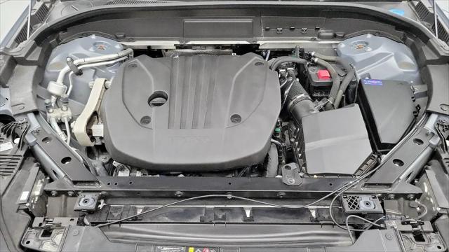 2023 Volvo XC60 B5 Plus Bright Theme