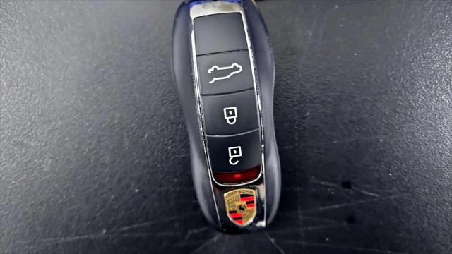 2023 Porsche Macan T
