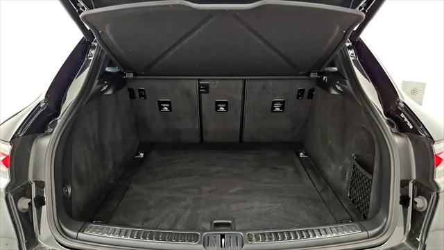2023 Porsche Macan T