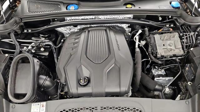 2023 Porsche Macan T
