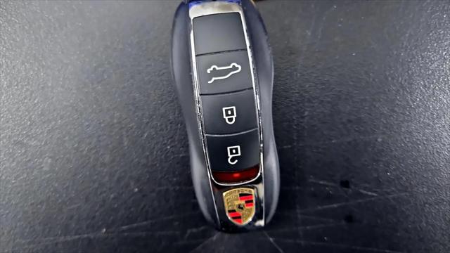 2023 Porsche Macan T