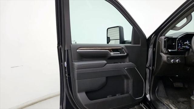 2025 GMC Sierra 2500HD 4WD Crew Cab Standard Bed SLE