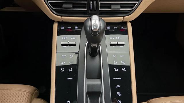 2023 Porsche Macan T