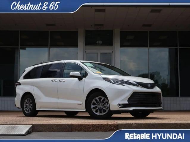 2021 Toyota Sienna XLE
