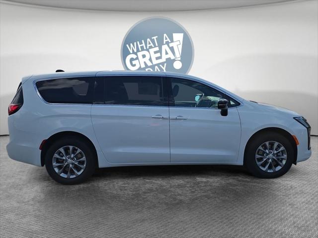 2027 Chrysler Pacifica PACIFICA SELECT AWD 2027 Chrysler Pacifica PACIFICA SELECT AWD