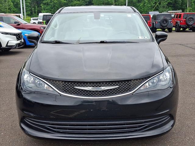 2017 Chrysler Pacifica LX 2017 Chrysler Pacifica LX