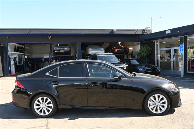 2016 Lexus IS 300 4dr Sdn AWD