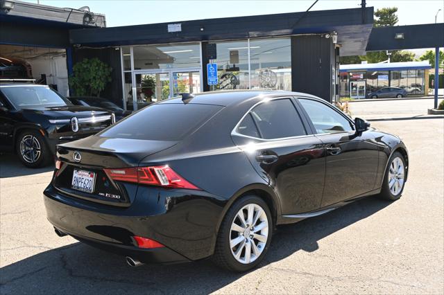 2016 Lexus IS 300 4dr Sdn AWD