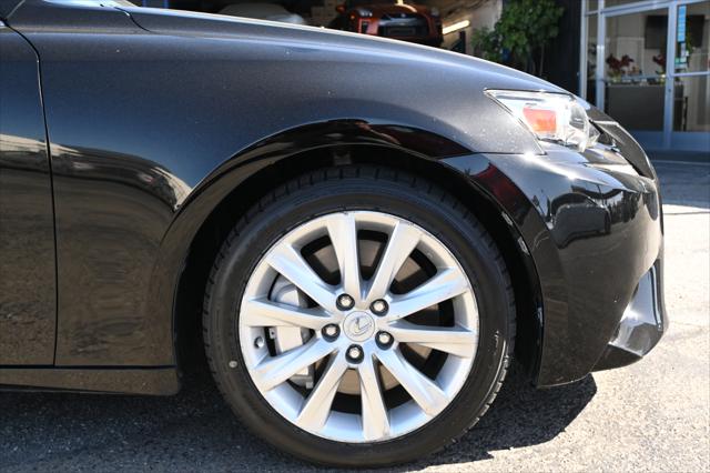 2016 Lexus IS 300 4dr Sdn AWD