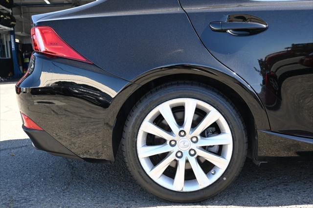 2016 Lexus IS 300 4dr Sdn AWD