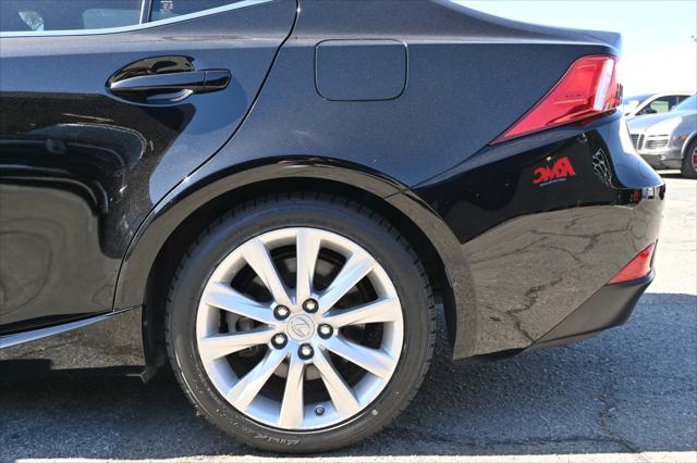 2016 Lexus IS 300 4dr Sdn AWD