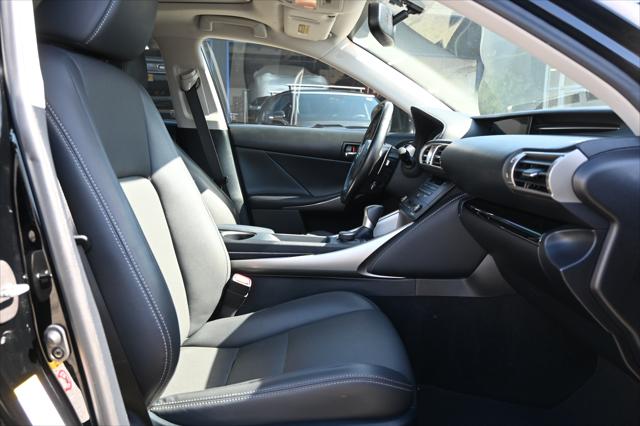 2016 Lexus IS 300 4dr Sdn AWD