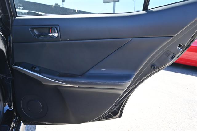 2016 Lexus IS 300 4dr Sdn AWD