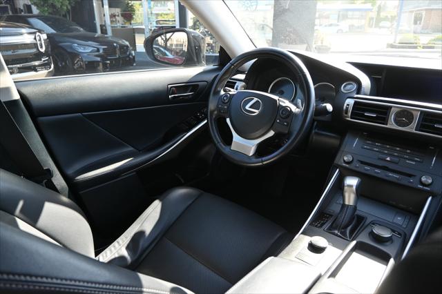 2016 Lexus IS 300 4dr Sdn AWD