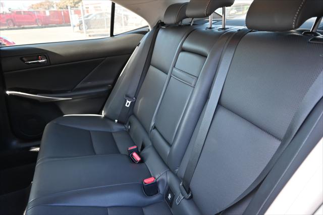 2016 Lexus IS 300 4dr Sdn AWD