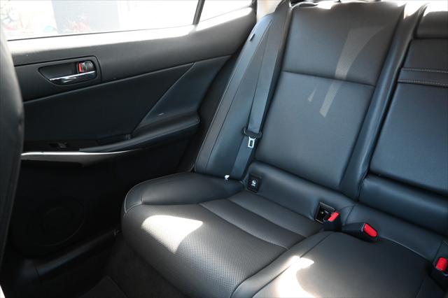 2016 Lexus IS 300 4dr Sdn AWD
