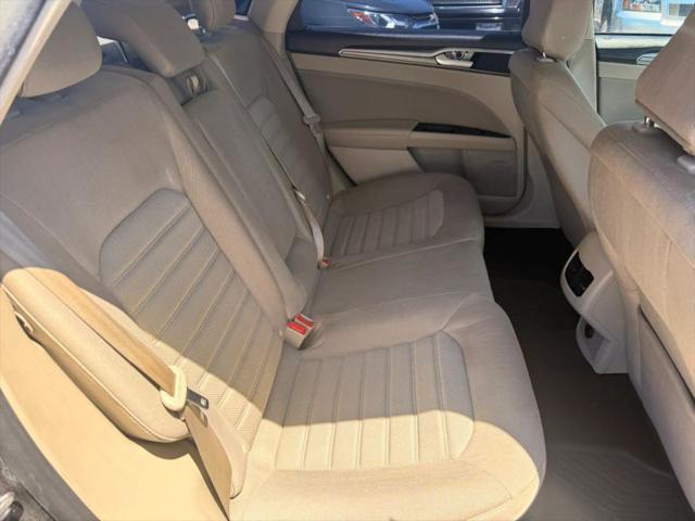 2020 Ford Fusion SE