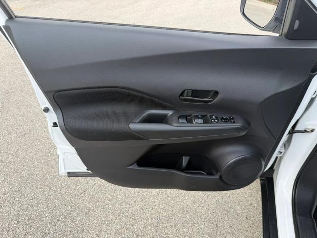 2023 Nissan Kicks S Xtronic CVT