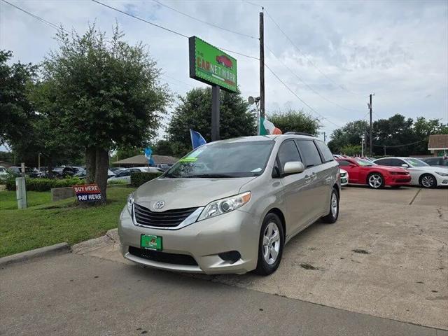 2016 Toyota Sienna LE 7 Passenger for sale in Garland, TX