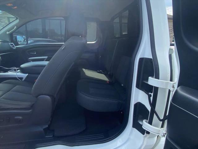 2017 Nissan Titan SV