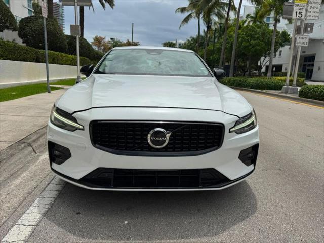 2024 Volvo S60 B5 Core Dark Theme