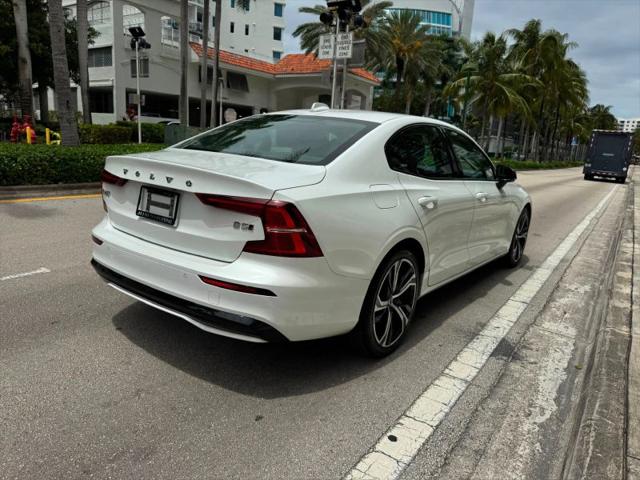 2024 Volvo S60 B5 Core Dark Theme