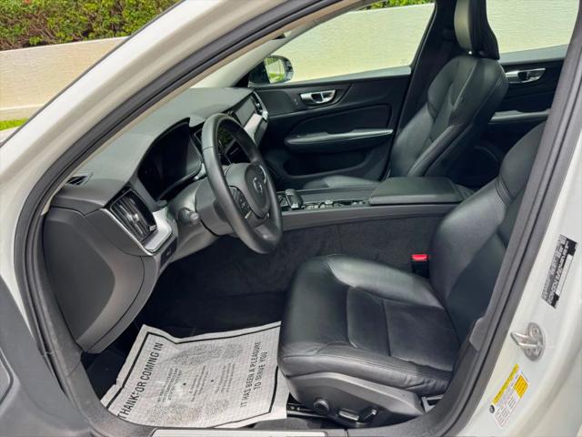 2024 Volvo S60 B5 Core Dark Theme