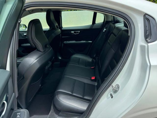 2024 Volvo S60 B5 Core Dark Theme