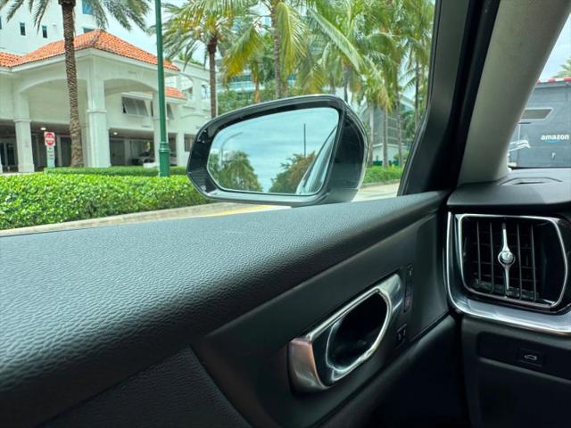 2024 Volvo S60 B5 Core Dark Theme
