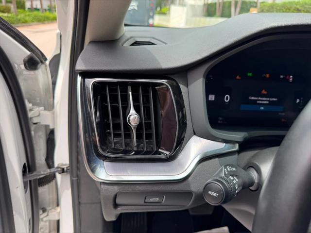 2024 Volvo S60 B5 Core Dark Theme